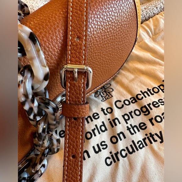 Wavy Dinky In Coachtopia Leather With Upcrafted Scrap Binding - Picture 10 of 13